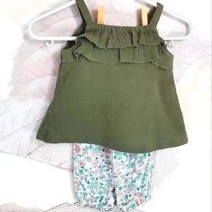 🎀5 for$35 Carter's 3 month girl outfit olive green top and floral pants